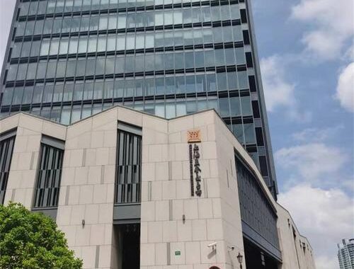 中国上海黄金交易所：全球最大黄金现货交易所的辉煌历程与未来展望