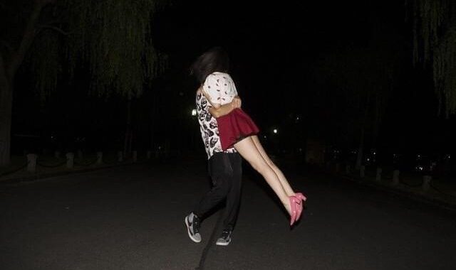 男女深夜网站：揭秘背后的真相与风险