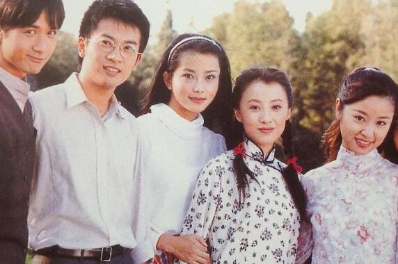 情深深雨蒙蒙电视剧：为何成为经典？如何欣赏其情感深度与艺术魅力？