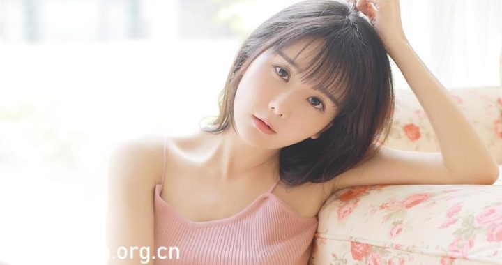 疯狂输出小女友：恋爱中的甜蜜挑战与成长