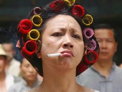 太太她有点疯年代：复古风潮下的时尚狂想曲