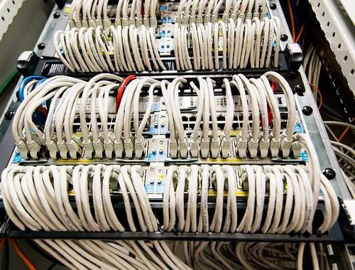 网络基础设施：构建数字世界的基石