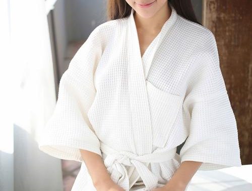 商务旅行戴绿帽子的女老板同房：职场伦理与个人选择的边界