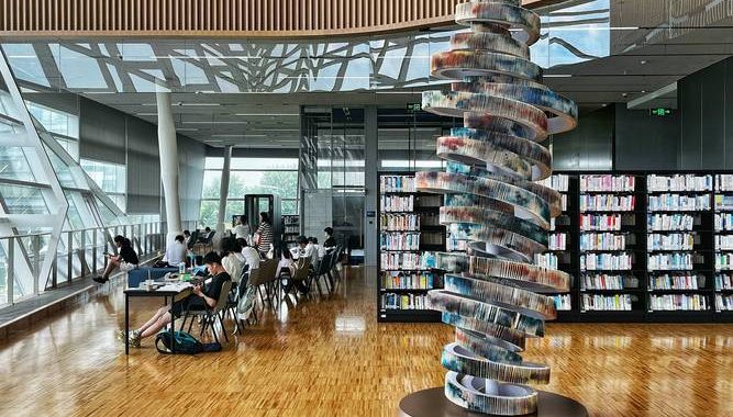 弘前市立図書館：知识的殿堂，文化的绿洲