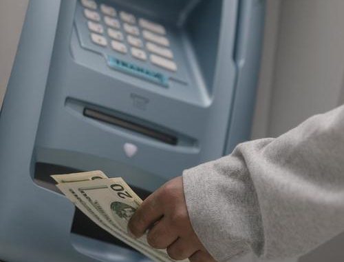 富邦银行ATM：便捷服务，安全交易的金融伙伴